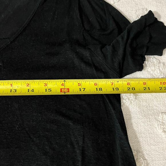 Free People Linen Blend Cold Shoulder Black Shirt Top Flowy Beach Coastal Size S - Picture 5 of 5